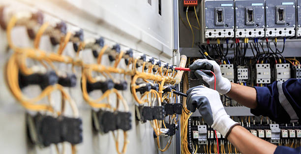 Professional Electrician technician working in Carson City, MI